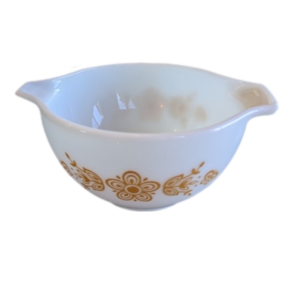 Pyrex Butterfly Gold Cinderella Mixing Bowl - 441 1/2 pt